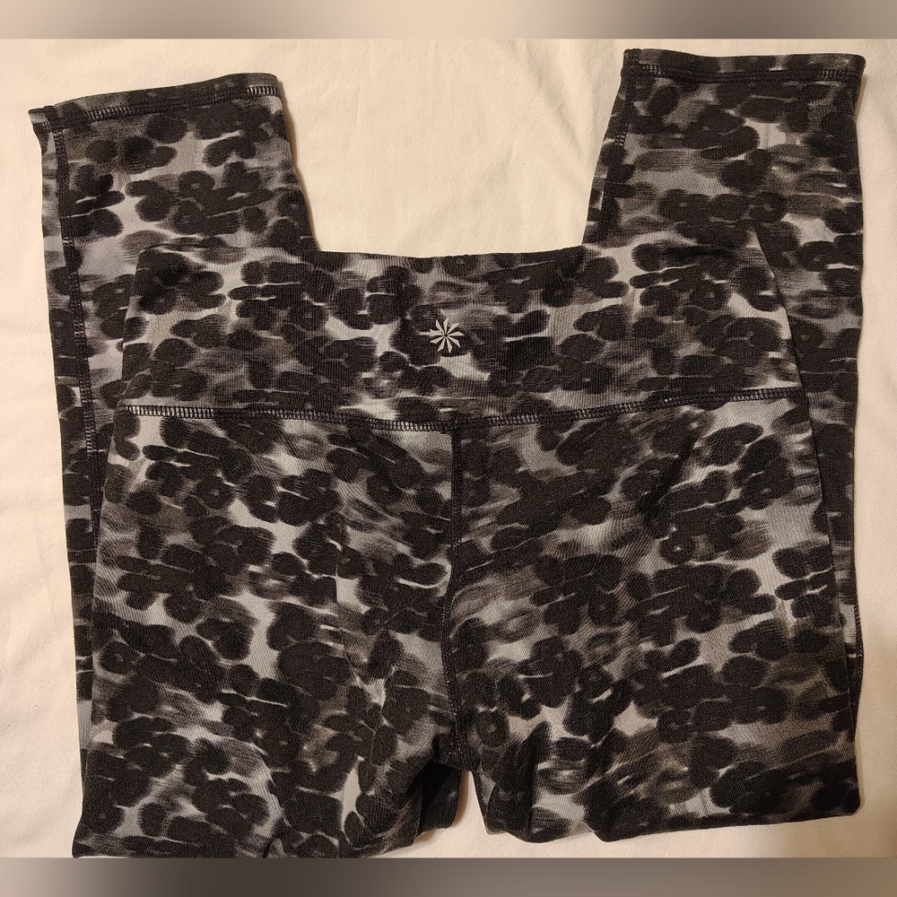 Athleta Graphic Black And Gray Crop Leggings Size Small